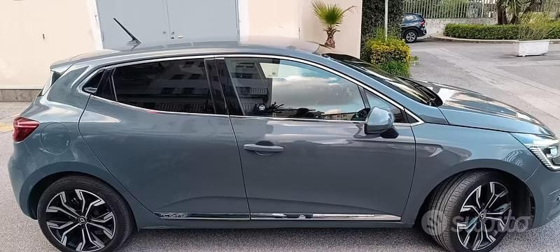 Usata Renault Clio V Intens 100 CV (73 kW) 2020 Grigio Utilitaria