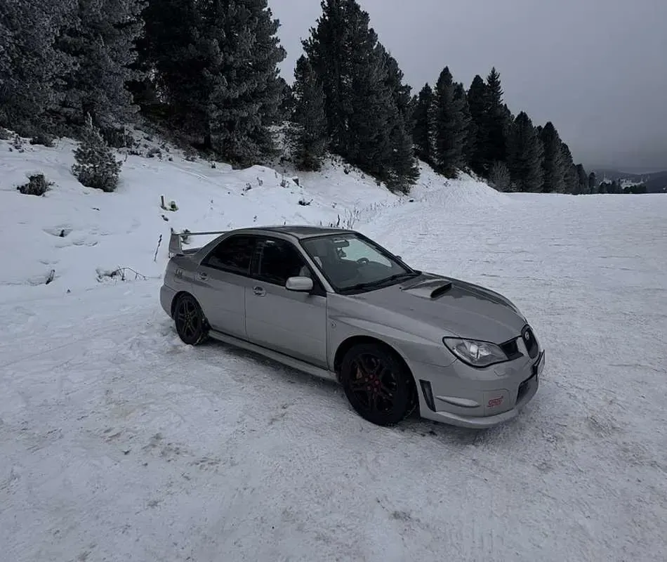 Usata Subaru WRX STI 299 CV (219 kW) 2006 Argento