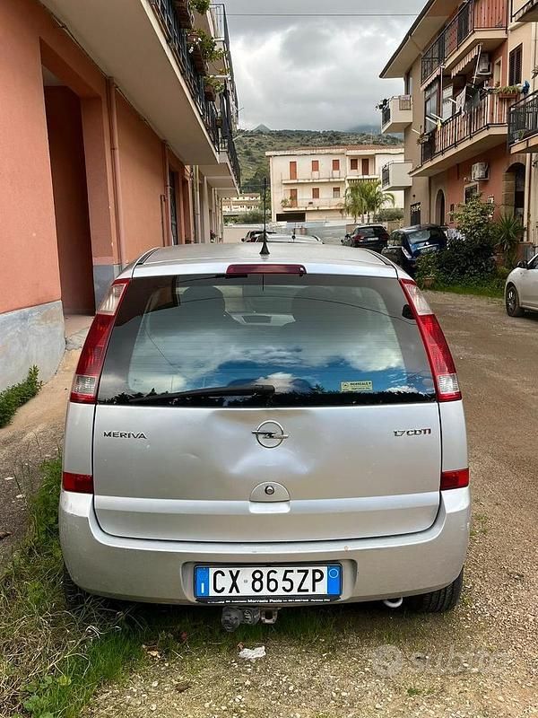 Usata Opel Meriva 101 CV (74 kW) 2005 Grigio Monovolume