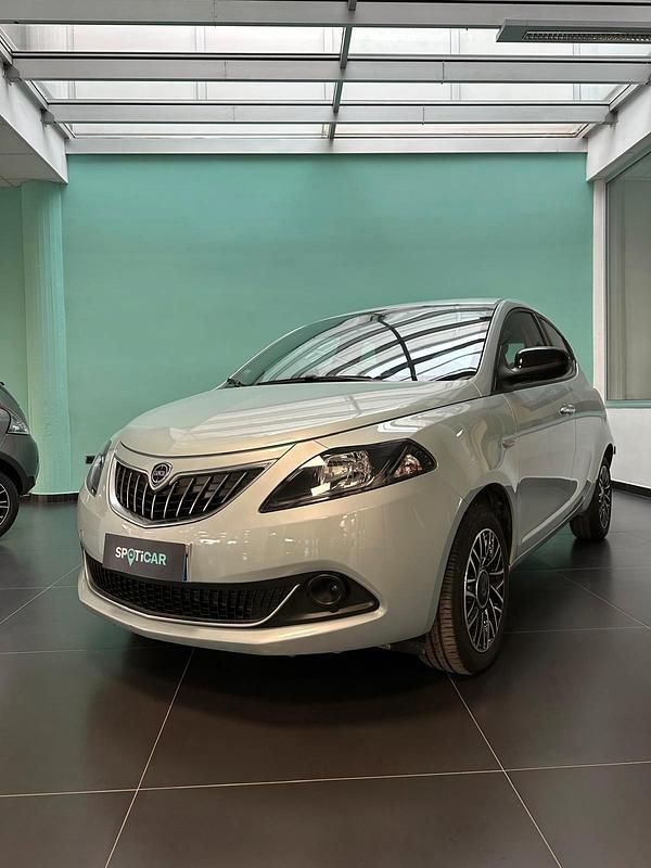 Usata Lancia Ypsilon S 69 CV (50 kW) 2024 Verde Utilitaria