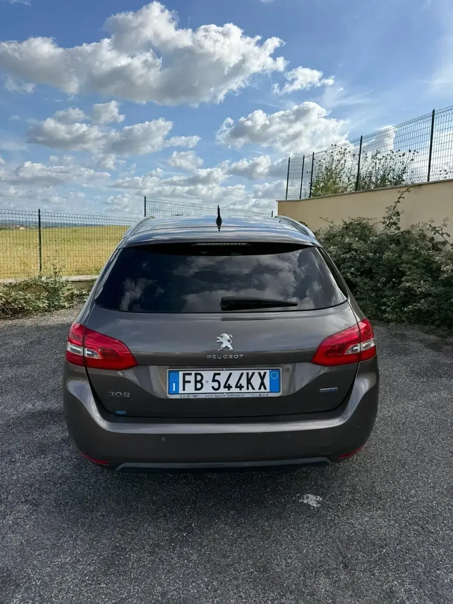 Usata Peugeot 308 Business-Line 150 CV (110 kW) 2017 Argento Station wagon