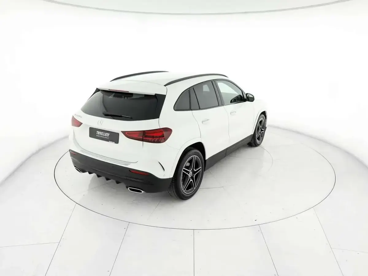 Usata Mercedes GLA180 AMG Line Premium 116 CV (85 kW) 2023 Bianco SUV