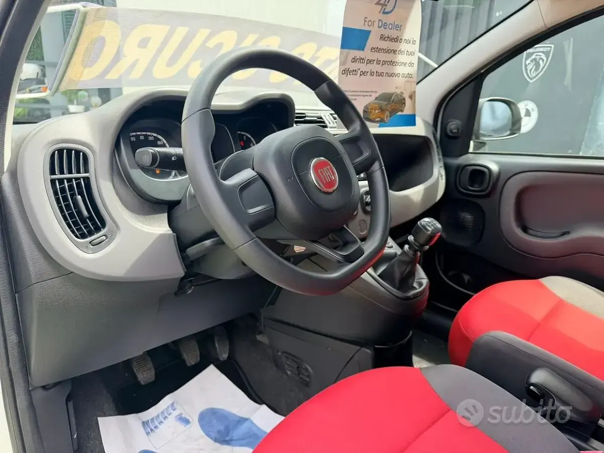 Usata Fiat Panda Lounge 69 CV (50 kW) 2015 Bianco Utilitaria