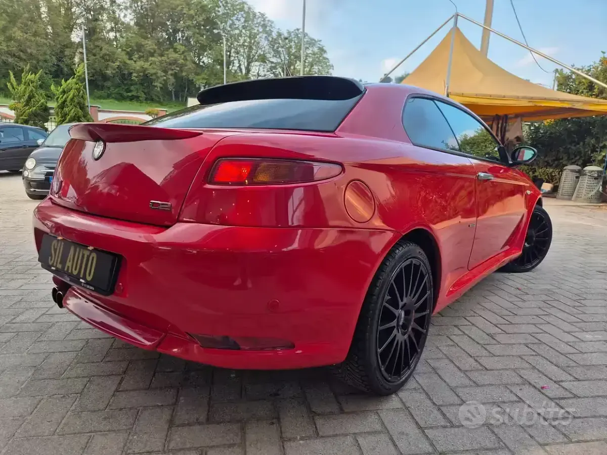 Usata Alfa Romeo GT Distinctive 150 CV (110 kW) 2007 Rosso Coupé
