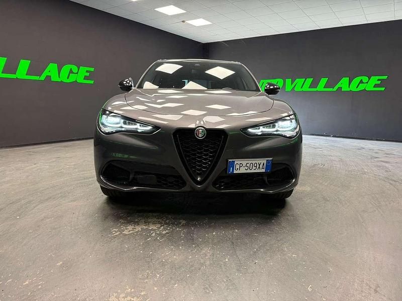 Usata Alfa Romeo Stelvio Veloce 209 CV (153 kW) 2023 Grigio SUV