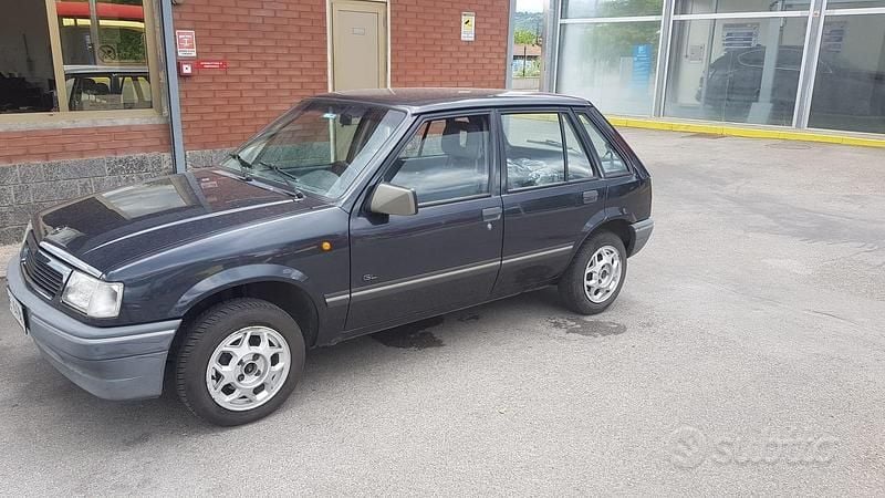 Usata Opel Corsa 45 CV (33 kW) 1991 Berlina