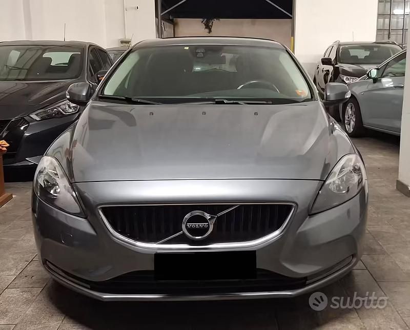 Usata Volvo V40 2018 Grigio Berlina
