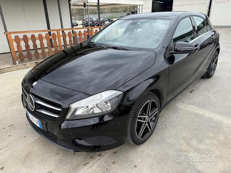 Usata Mercedes A180 109 CV (80 kW) 2014 Nero Berlina