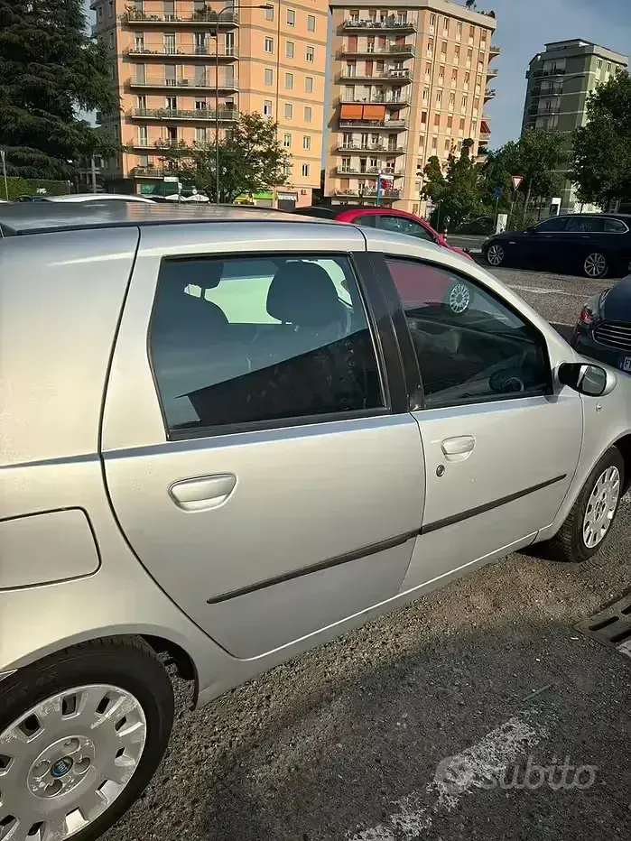 Usata Fiat Punto 60 CV (44 kW) 2007 Grigio Utilitaria