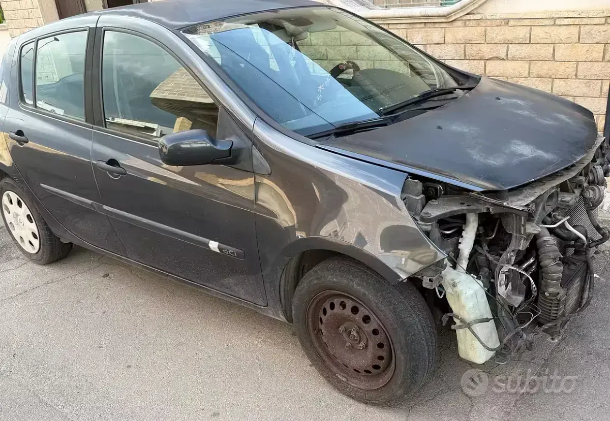 Usata Renault Clio II 85 CV (62 kW) 2006 Berlina