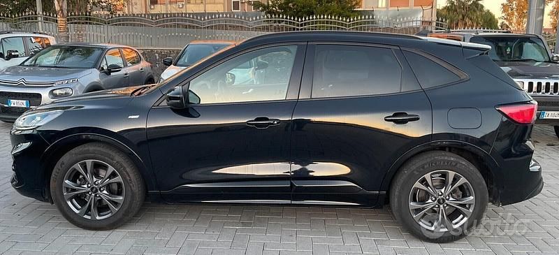 Usata Ford Kuga ST-Line 120 CV (88 kW) 2022 Nero SUV