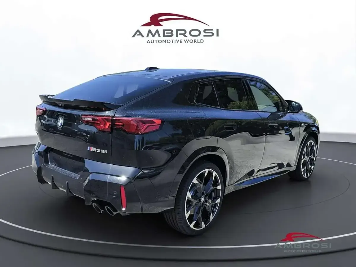 Nuova BMW X2 M Sport 300 CV (220 kW) 2026 Black sapphire metallizzato SUV