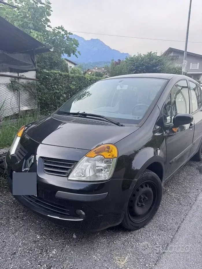 Usata Renault Modus 75 CV (55 kW) 2005 Nero Monovolume