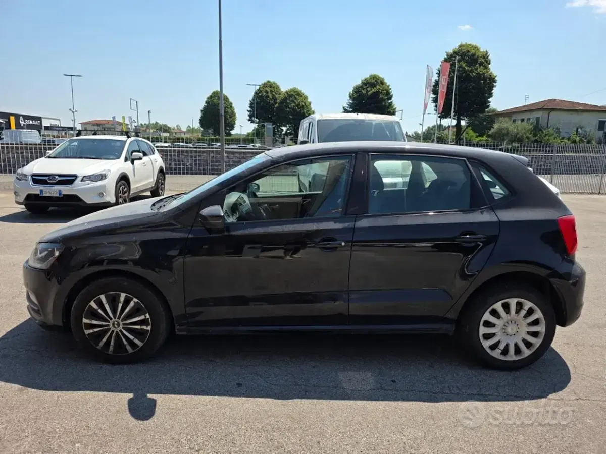 Usata VW Polo Trendline 75 CV (55 kW) 2016 Grigio Berlina