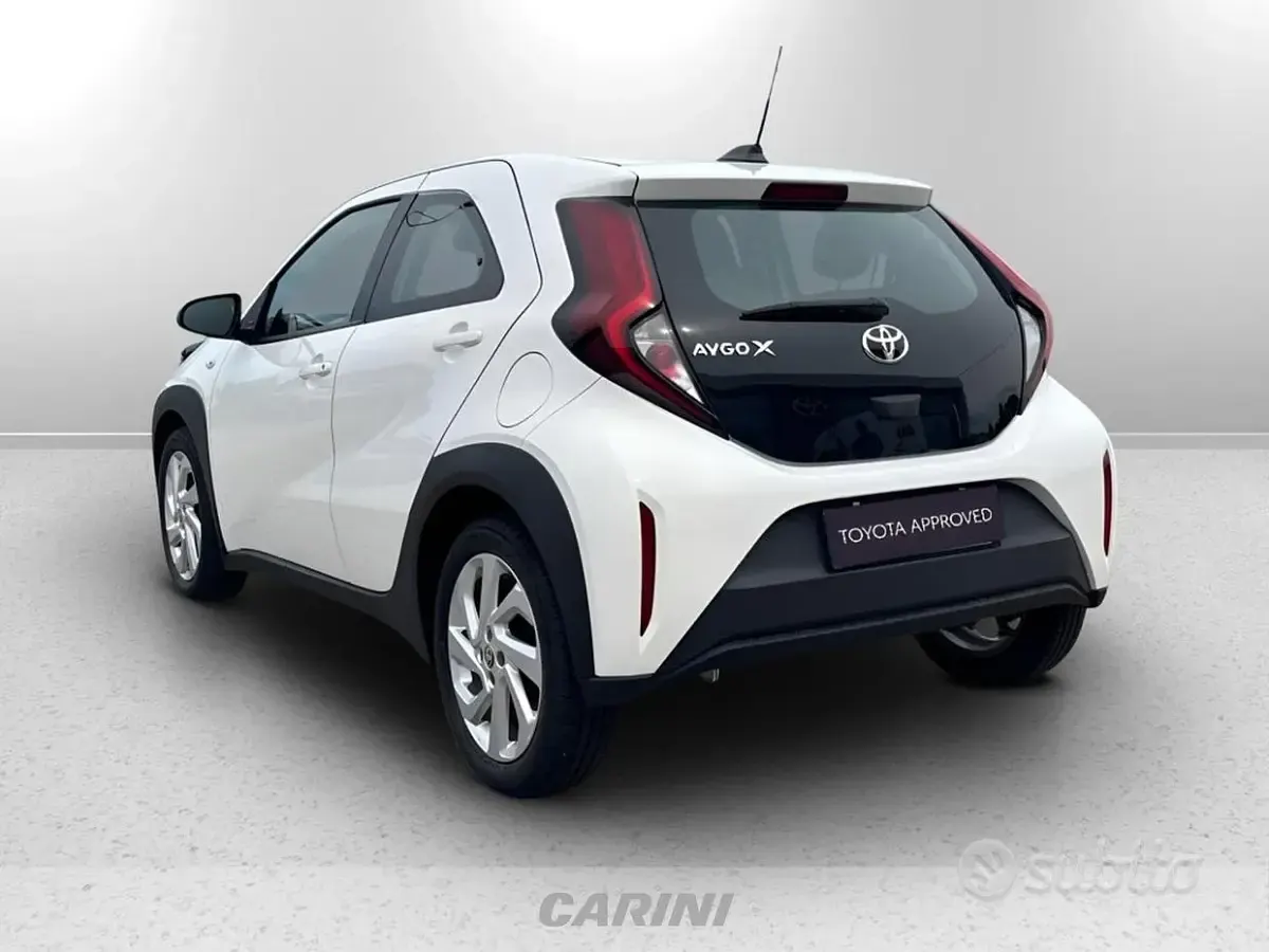 Usata Toyota Aygo X Active 72 CV (52 kW) 2022 Bianco SUV