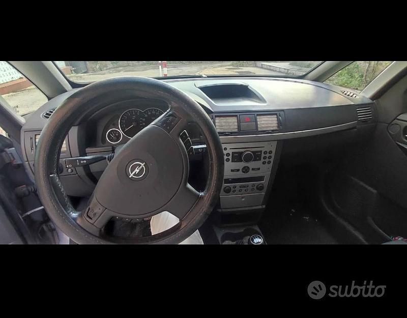 Usata Opel Meriva 110 CV (80 kW) 2006 Grigio Monovolume