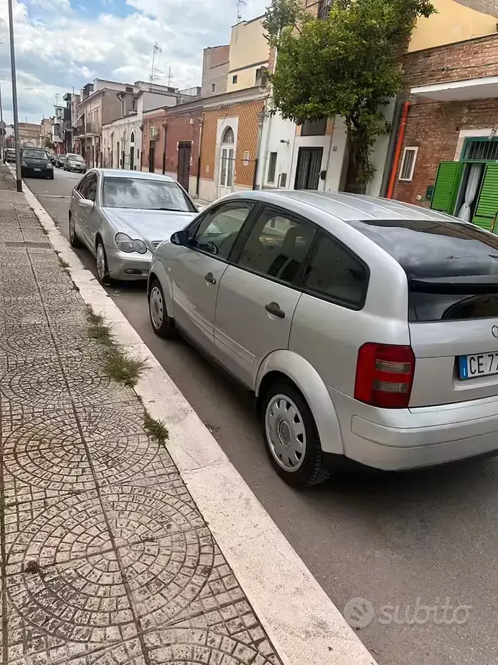 Usata Audi A2 75 CV (55 kW) 2004 Grigio Utilitaria