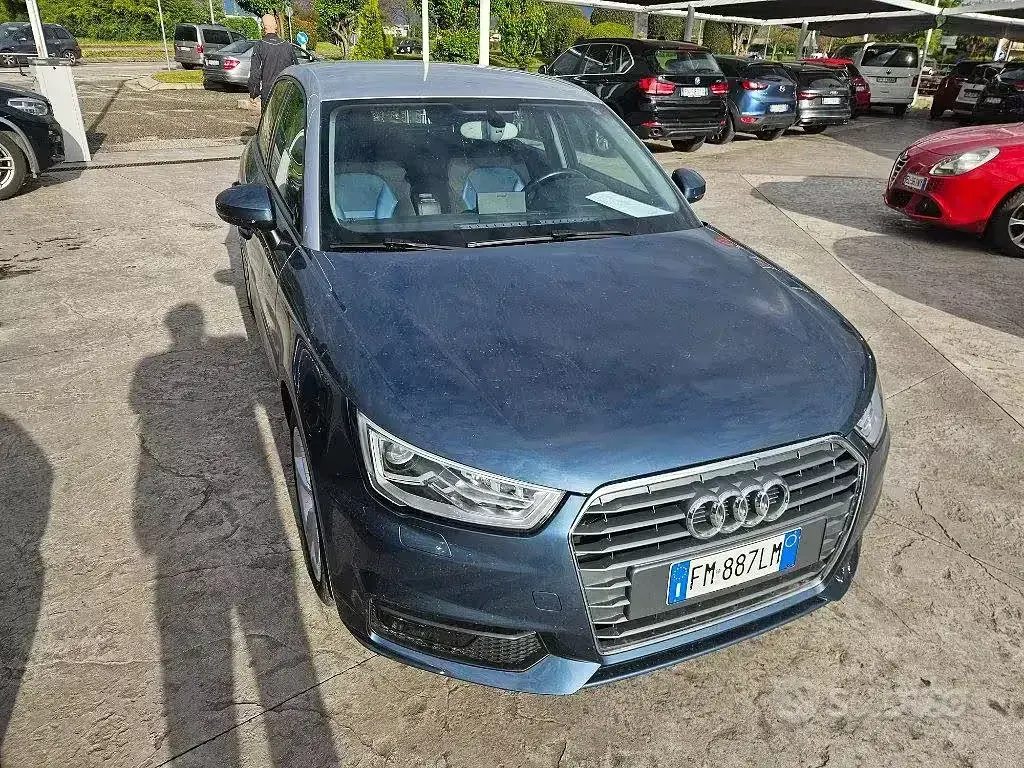 Usata Audi A1 Admired 82 CV (60 kW) 2016 Blu metallizzato Utilitaria