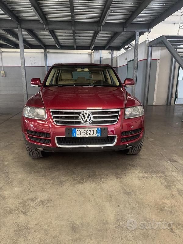 Usata VW Touareg 224 CV (164 kW) 2006 Rosso SUV