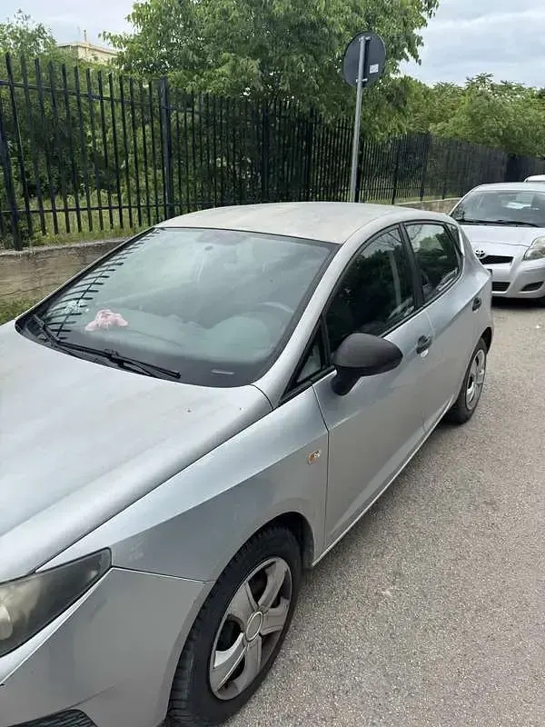 Brugt Seat Ibiza 75 HK (55 kW) 2011 Grå Sedan