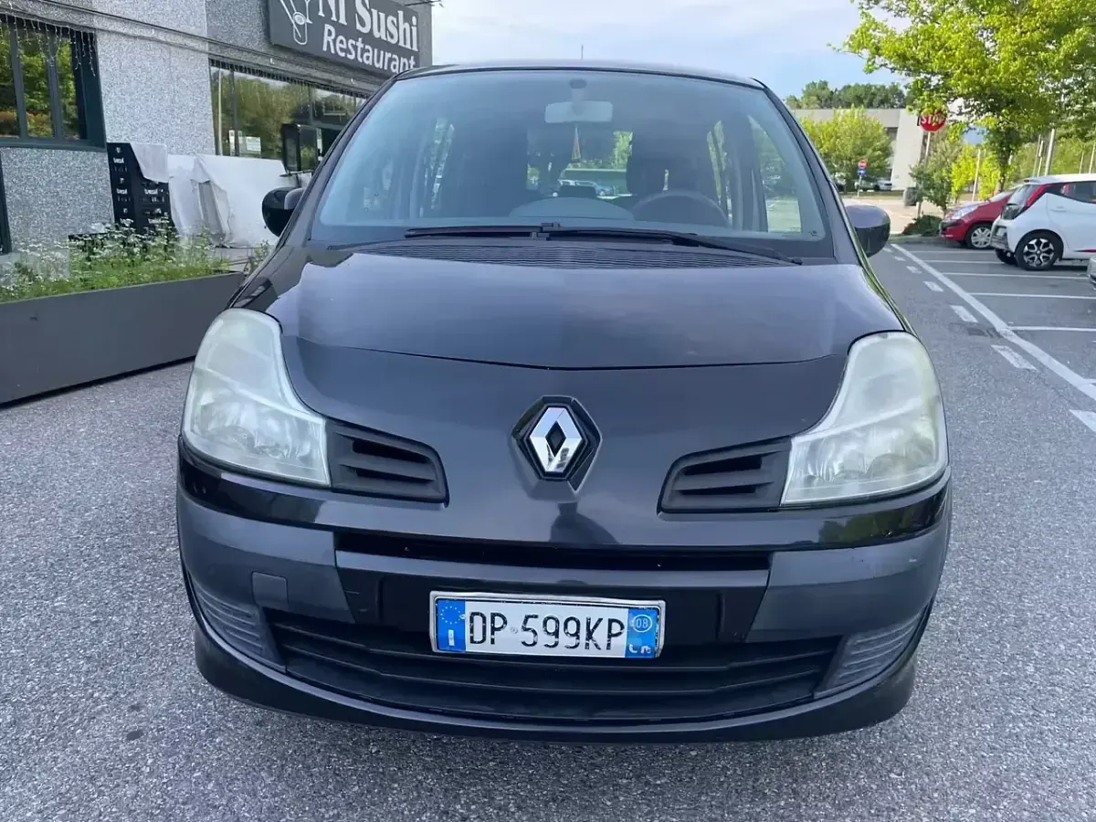 Usata Renault Modus Dynamique 75 CV (55 kW) 2008 Grigio Monovolume