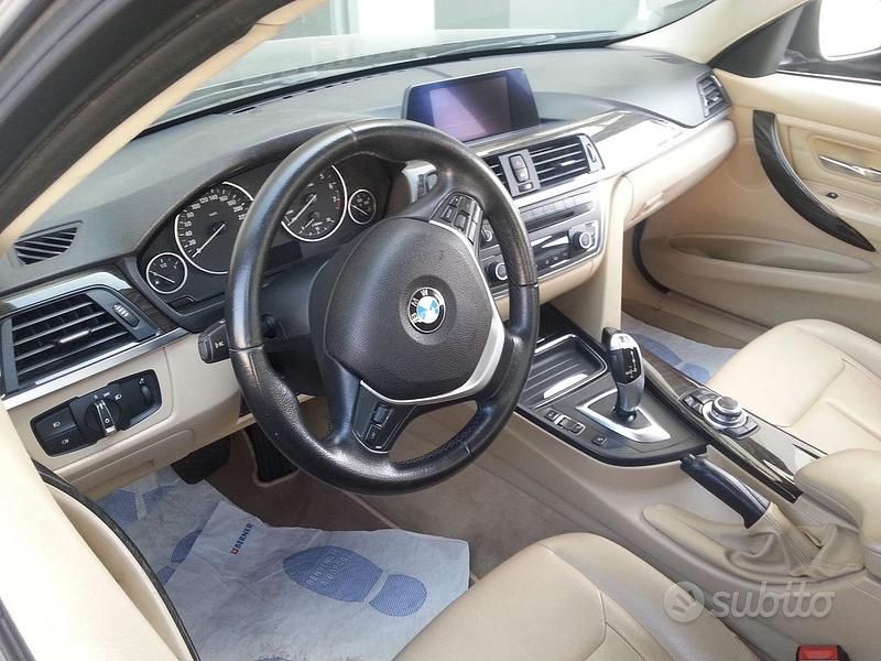Usata BMW 328 Efficient Dynamics 245 CV (180 kW) 2012 Blu Berlina