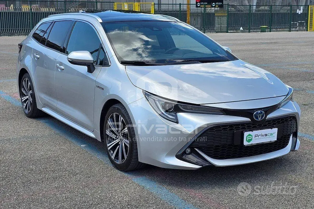 Usata Toyota Corolla Style 153 CV (112 kW) 2022 Grigio Station wagon