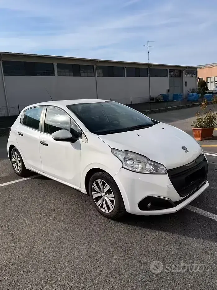 Usata Peugeot 208 75 CV (55 kW) 2016 Bianco Utilitaria