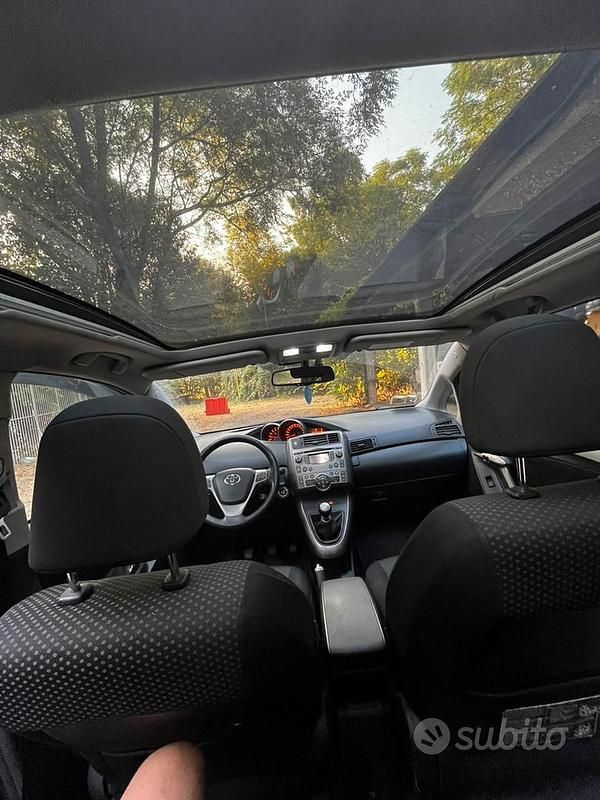 Usata 2009 Toyota Verso Monovolume | 4000 € (Buon prezzo) - Immagine 1/4