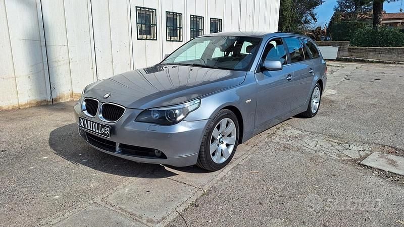 Argento Usata 2005 BMW 530 Station wagon | 6500 € (Buon prezzo) - Immagine 1/4