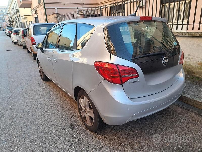 Usata Opel Meriva 120 CV (88 kW) 2014 Grigio Monovolume