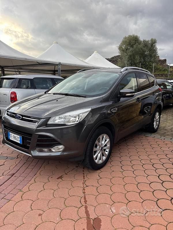 Usado Ford Kuga Titanium 150 CV (110 kW) 2016 Gris SUV