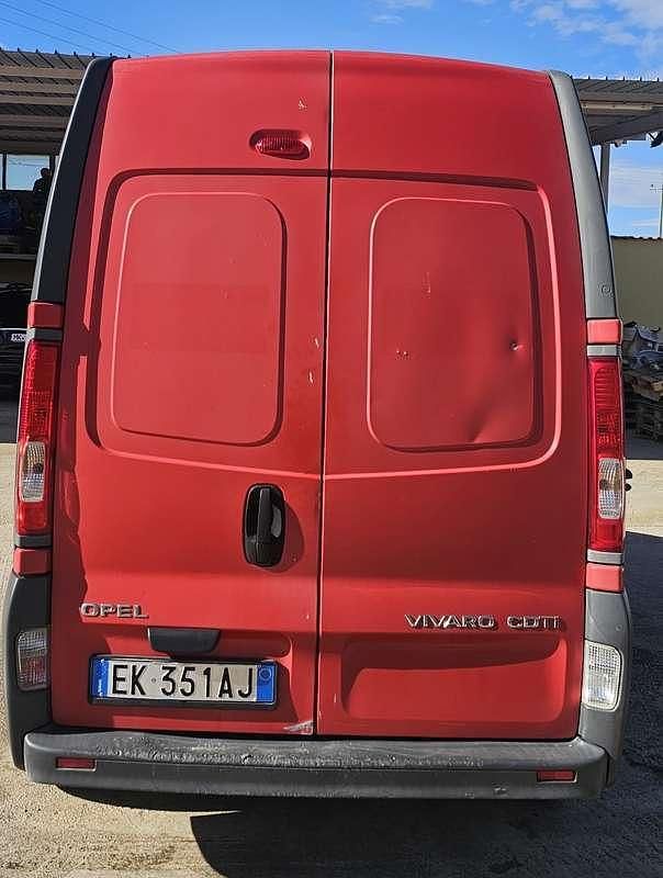 Usata Opel Vivaro 114 CV (83 kW) 2008 Rosso Monovolume
