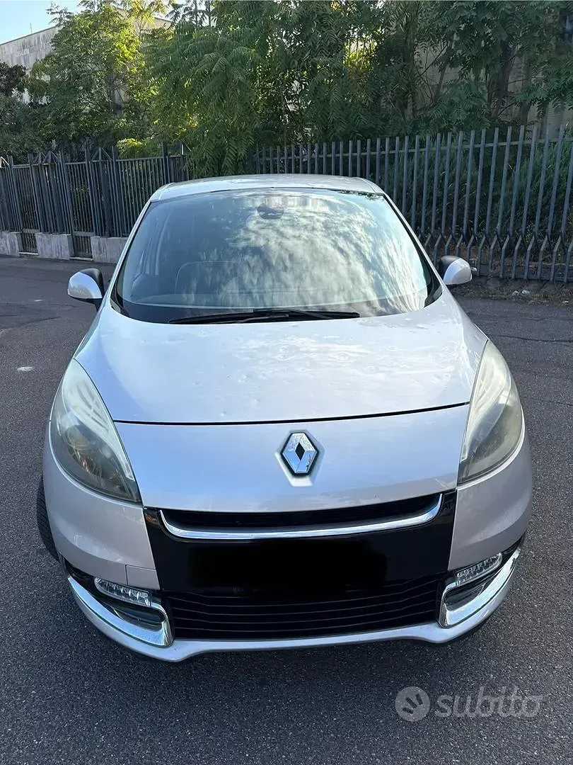 Usata Renault Scenic E-Tech 100 CV (73 kW) 2011 Grigio Utilitaria