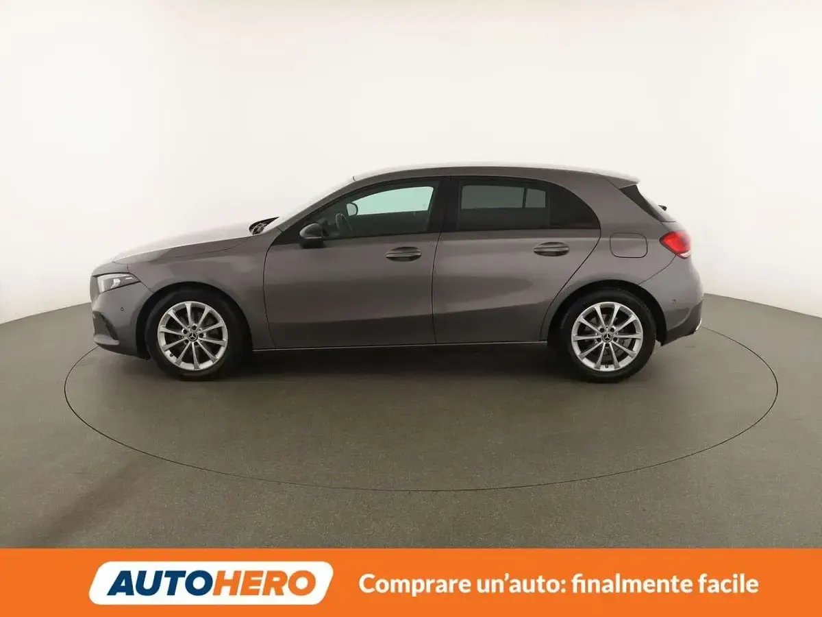 Usata Mercedes A180 116 CV (85 kW) 2022 Grigio Berlina
