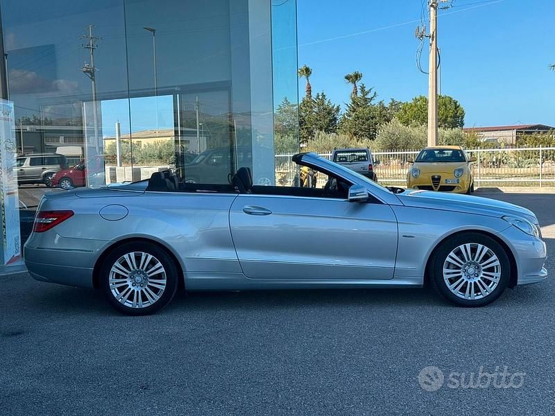 Usata Mercedes E200 Avantgarde 184 CV (135 kW) 2011 Grigio Cabrio