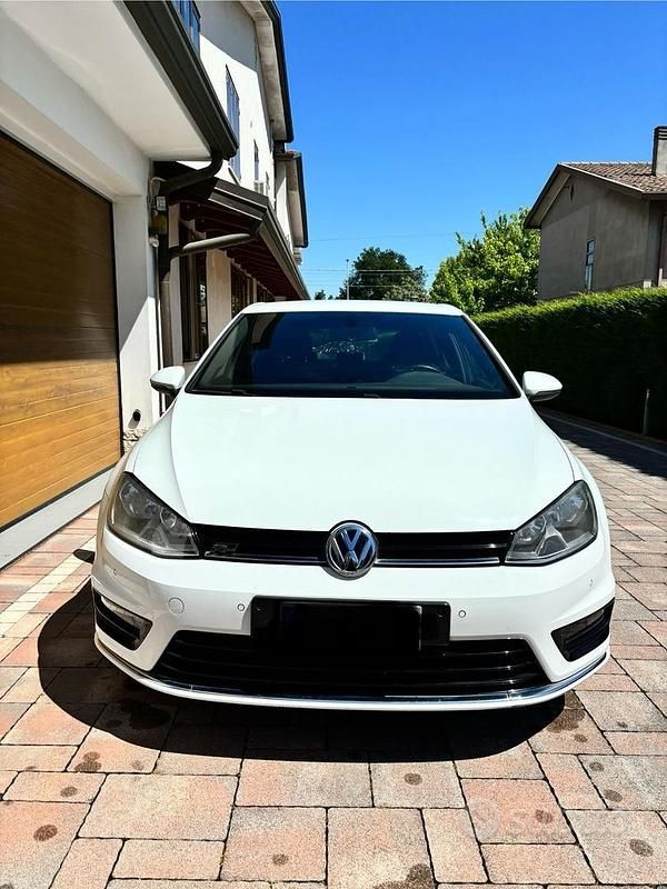 Usata VW Golf VII 110 CV (80 kW) 2016 Bianco Utilitaria