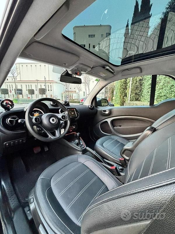 Usata Smart ForTwo Coupé Prime 2023 Rosso Utilitaria