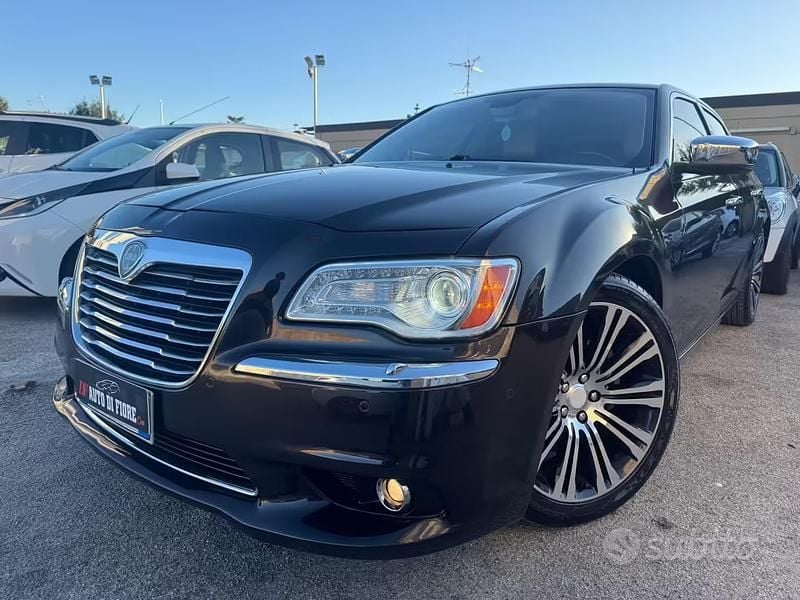 Usado Lancia Thema 239 HP (175 kW) 2012 Preto Sedan