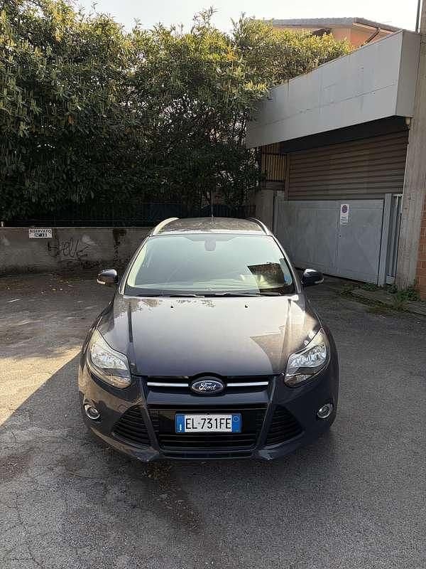 Usata Ford Focus Titanium 116 CV (85 kW) 2011 Blu Station wagon