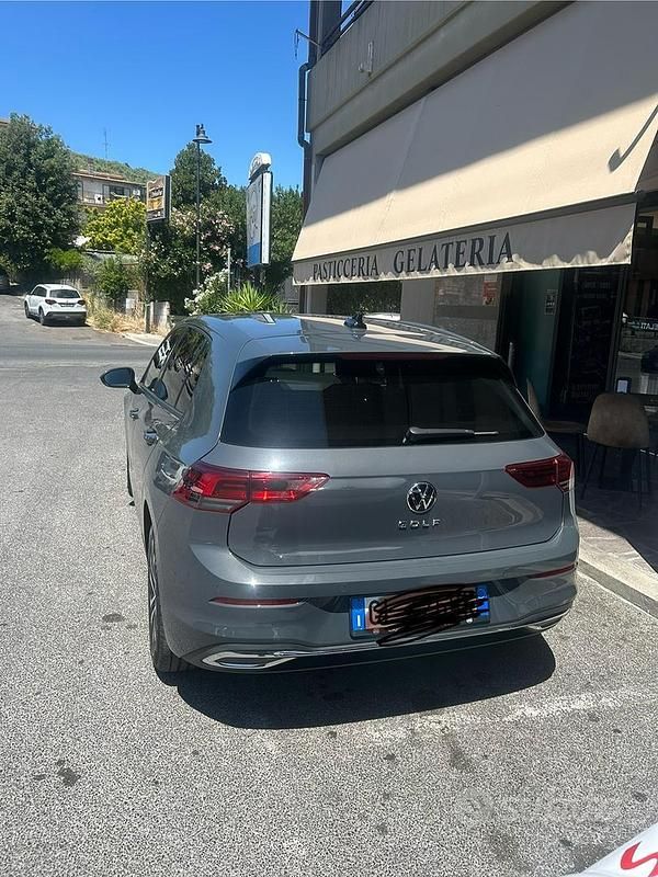Usata 2021 VW Golf VIII Active | 18.300 € (Super prezzo) - Immagine 1/4