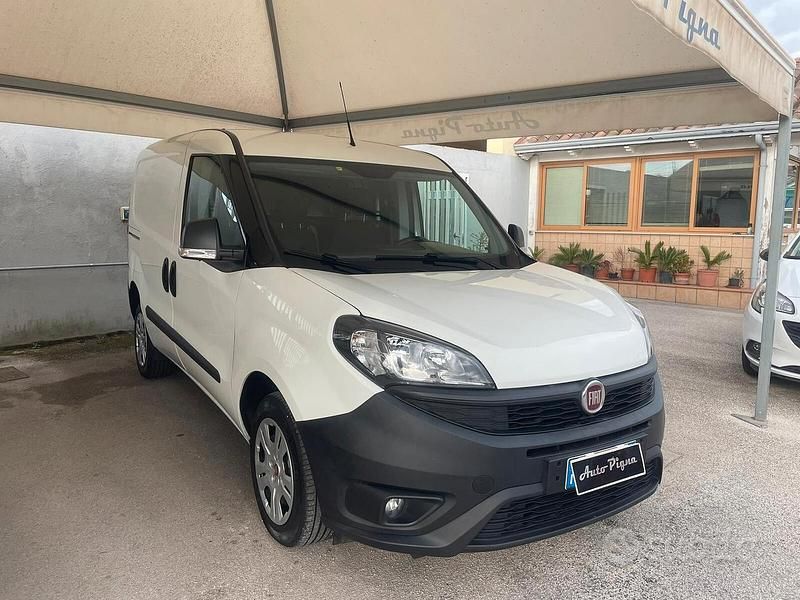 Käytetty Fiat Doblò Lounge 95 HP (69 kW) 2020 Valkoinen Tila-auto