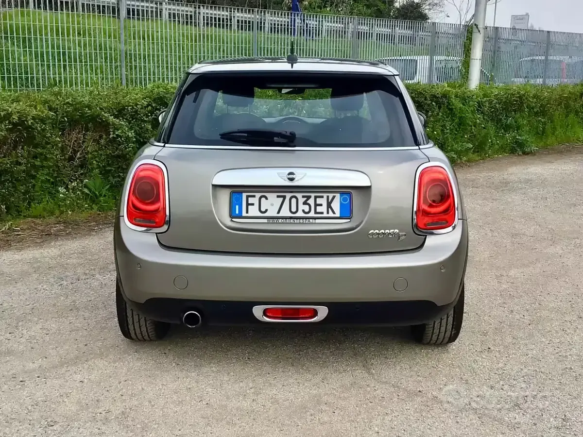 Begagnad Mini Cooper D Business 116 HK (85 kW) 2016 Grå Halvkombi