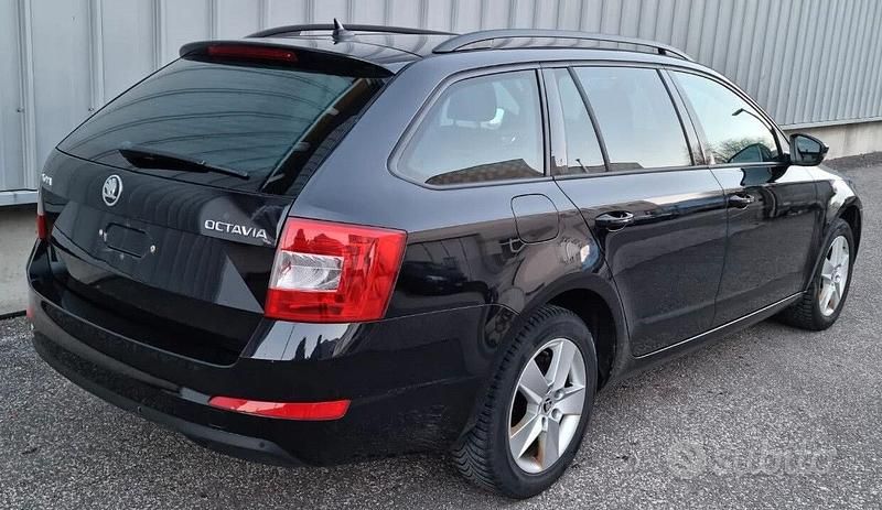 Usata Skoda Octavia Ambition 2015 Nero Utilitaria