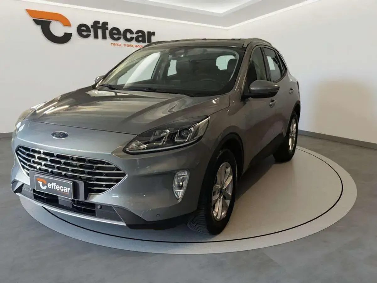 Usata Ford Kuga Titanium 120 CV (88 kW) 2021 Argento SUV