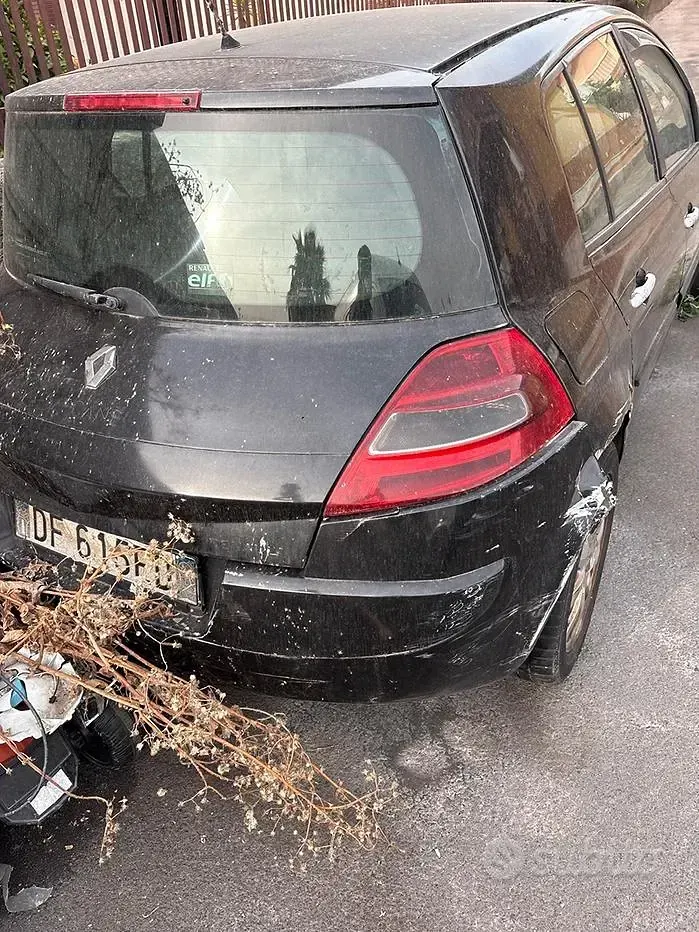 Usata Renault Mégane 100 CV (73 kW) 2007 Nero Utilitaria