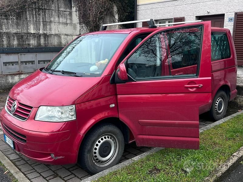 Usata VW T5 Highline 174 CV (127 kW) 2005 Rosso Furgone