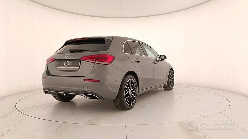 Usata Mercedes A180 136 CV (100 kW) 2020 Grigio Berlina