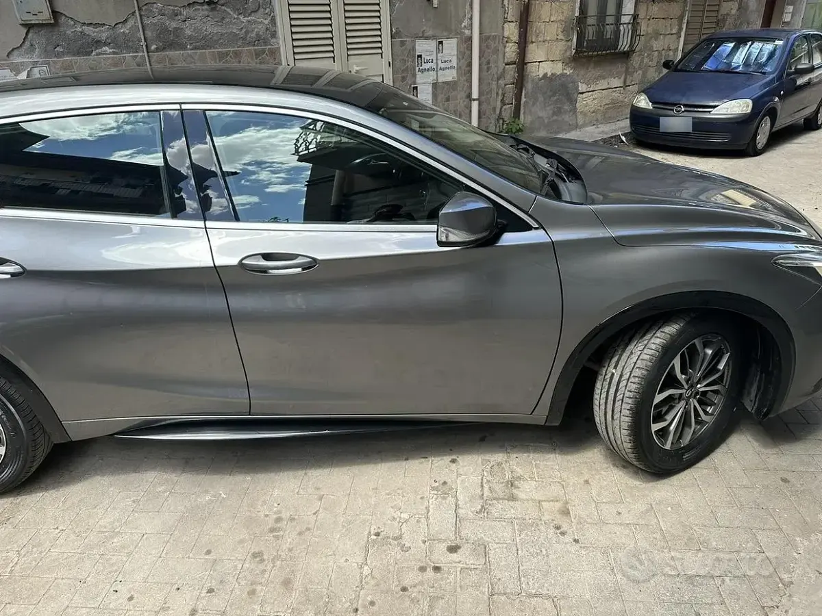 Usata Infiniti Q30 109 CV (80 kW) 2019 Grigio Berlina