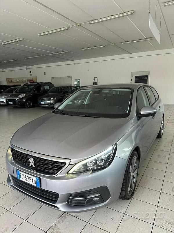 Usata Peugeot 308 SW S 130 CV (95 kW) 2019 Argento Station wagon